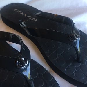 NWOT Coach Abbigail flip flops